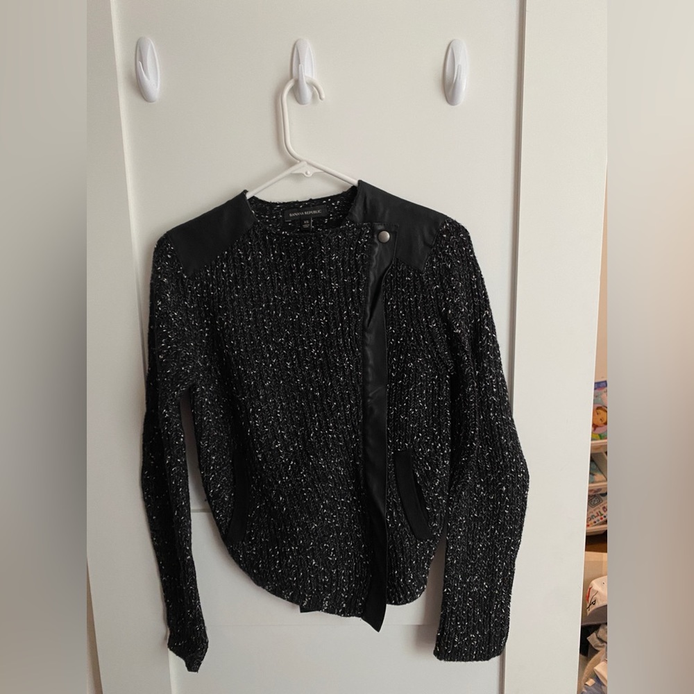 Banana Republic Women’s Black Speckled Sweater Jacket in Size XS